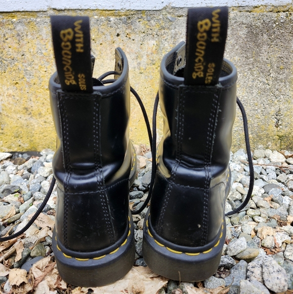 Dr Martens 8 hole Women's Size 8 - Picture 3 of 7